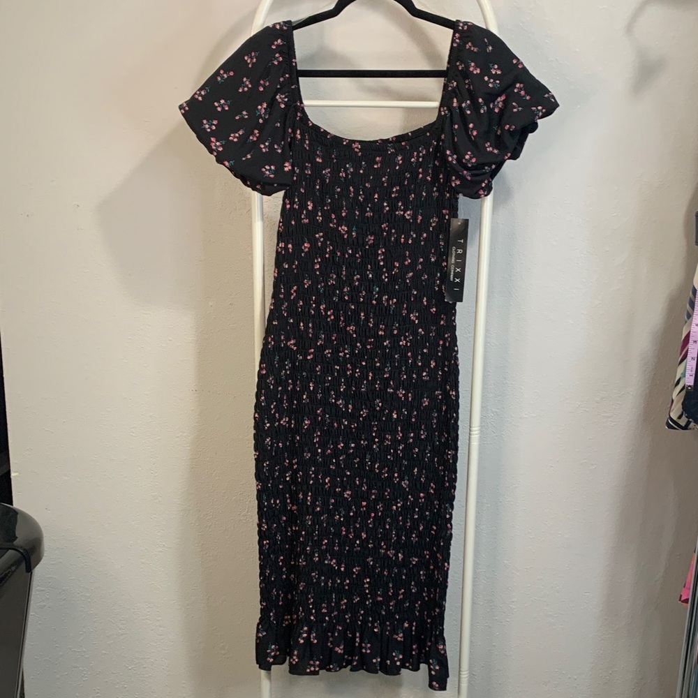 Trixxi Elegant Black Midi‎ Dress with Pink Floral Accents